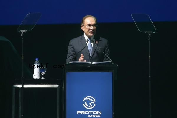 Prime Minister Datuk Seri Anwar Ibrahim said the Freedom of Information Bill will be tabled in Parliament next year. — Picture by Yusof Mat Isa