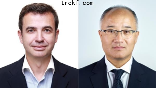 Renault Korea CEO Stephane Deblaise (left) and BMW Korea CEO Han Sang-yoon (KAJA)