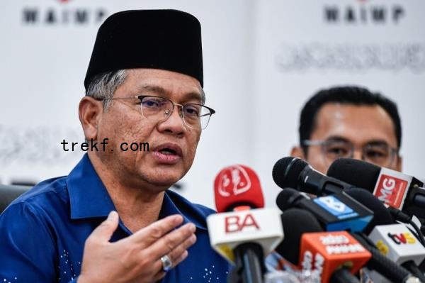 Minister in the Prime Minister’s Department (Religious Affairs) Datuk Dr Mohd Na’im Mokhtar said that the letters of offer will be issued to selected prospective pilgrims. — Bernama pic